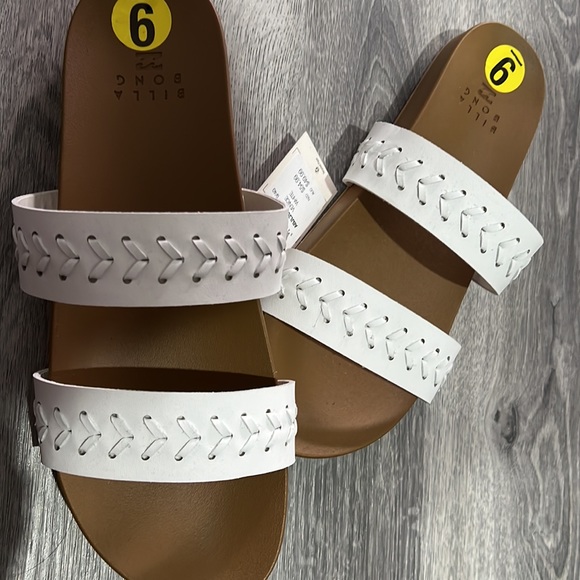 Brand new slippers - Picture 2 of 2